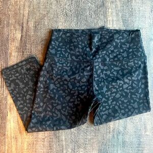 Hayler Apparel 3/4 Crop Yoga Pants Leggings